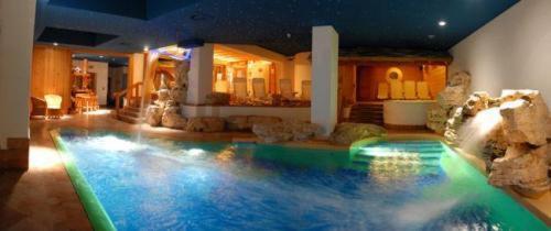 Eco Wellness Hotel Notre Maison Cogne Exterior photo