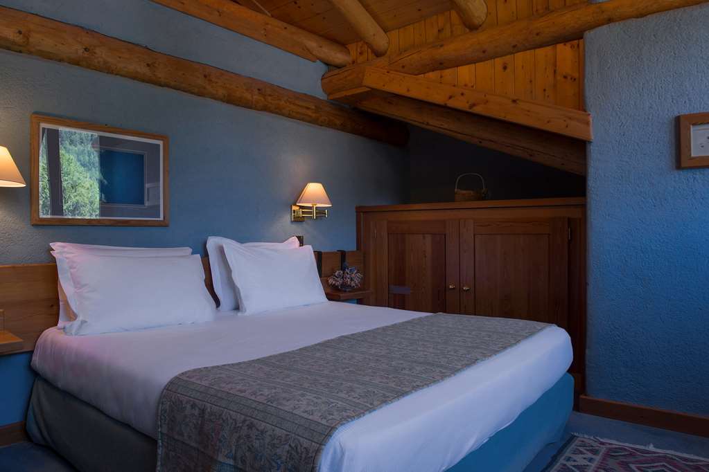 Eco Wellness Hotel Notre Maison Cogne Room photo