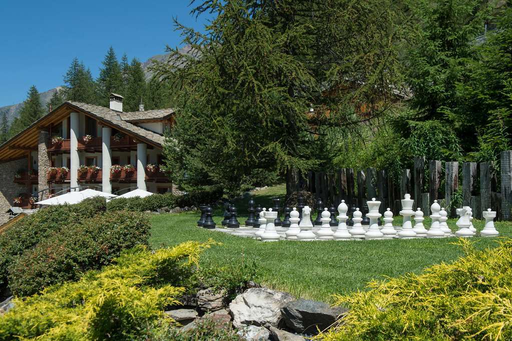 Eco Wellness Hotel Notre Maison Cogne Exterior photo